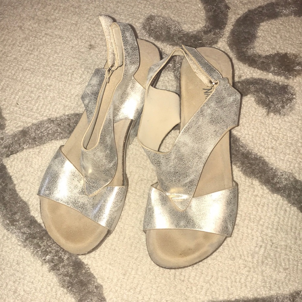 Size 8 wedges